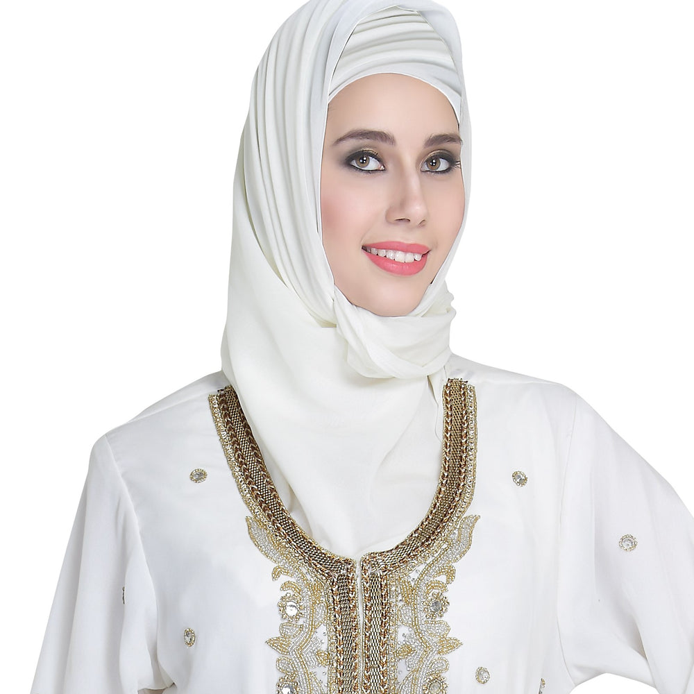 10 Stylish Ways to Wear a Scarf.The hijab is an essential part of our wardrobe. Choosing and styling the hijab deserves as much thought as choosing and styling the rest of your clothes. DUBAI KAFTAN HIJAB ABAYA