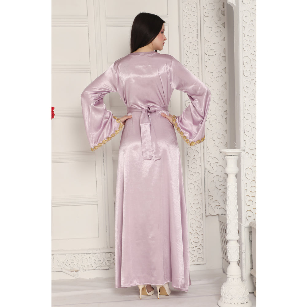 
                  
                    Gold Threadwork Embroidery Arabic Kaftan Farasha in Lilac Pink
                  
                